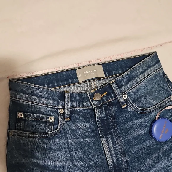 Everlane The Cheeky Straight Jeans in Medium Blue - Picture 11 of 14